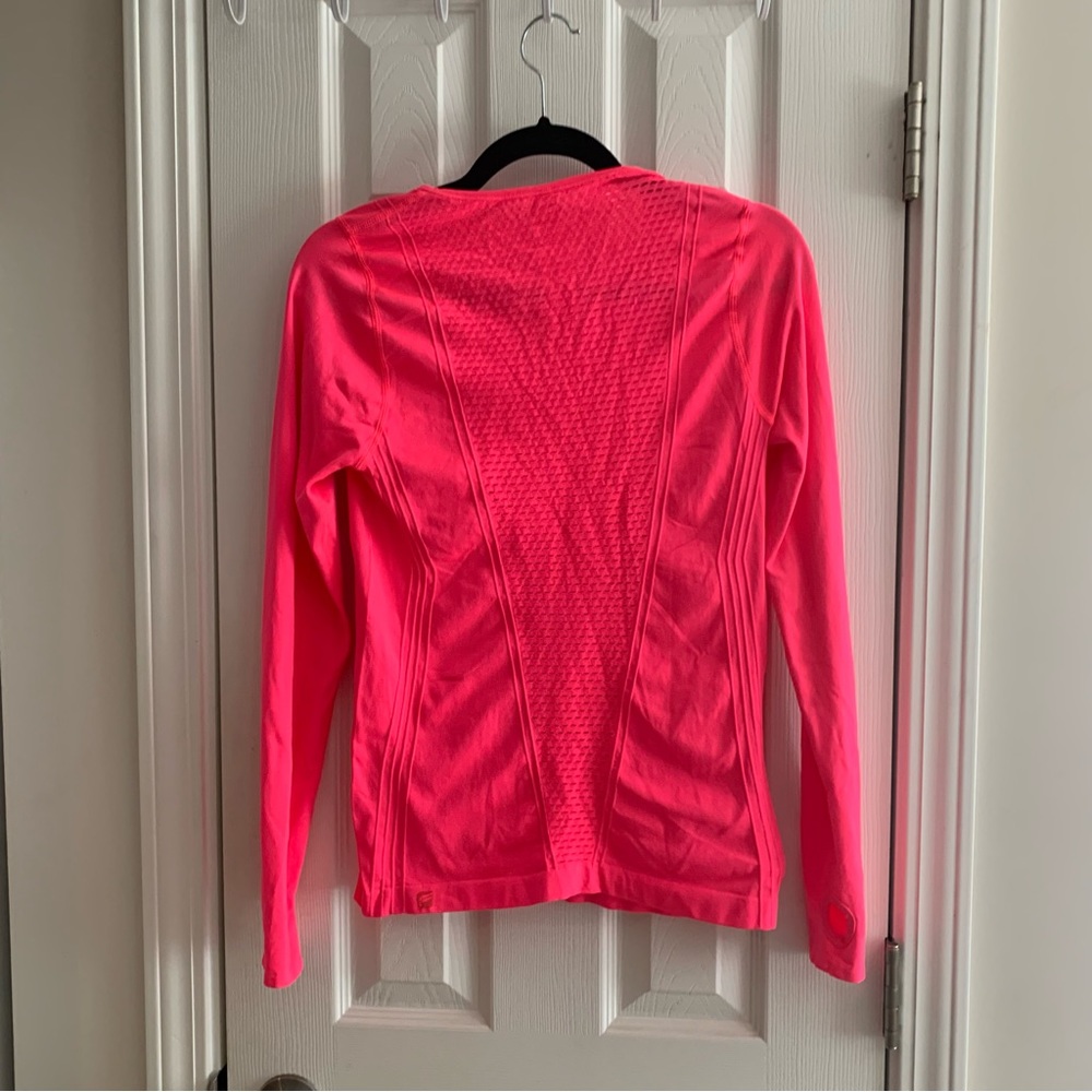 Fabletics Workout Activewear Top - Picture 5 of 7